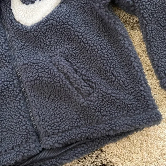 ✔️NWT✔️ NIKE Sportswear Swoosh Sherpa Oversize Jacket - Picture 4 of 8